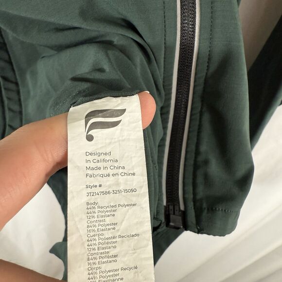 New Fabletics Jacket Men's XL Green Full Zip Tuck Away Hood Zip Pockets - Picture 7 of 13